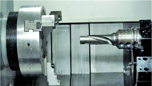 深孔鉆機座是如何制成與噴漆？